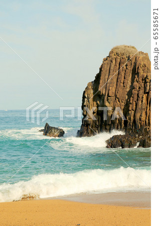 日本海　岩壁 65585671