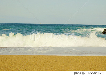 波　ライン 65585676