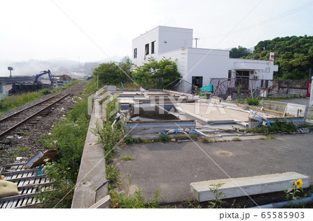 東日本大震災　5ヶ月後の風景　陸前高田市周辺　流された駅 65585903