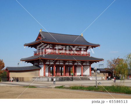 奈良・平城宮跡歴史公園の朱雀門 65586513