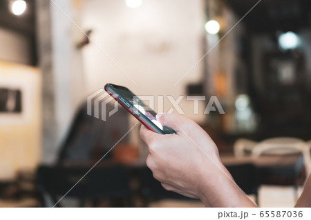 Womanhand using smartphone to do work business, Womanhand using smartphone to do work business, 65587036