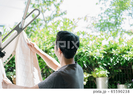 男性　ミドル　家事 65590238