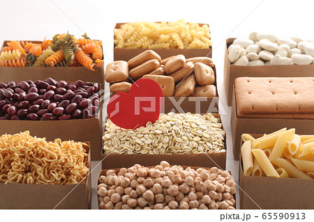 食糧危機と人道的支援 65590913