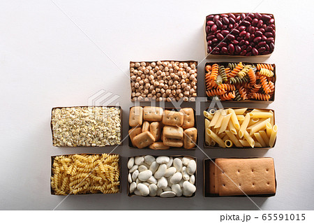 食糧危機と人道的支援 65591015