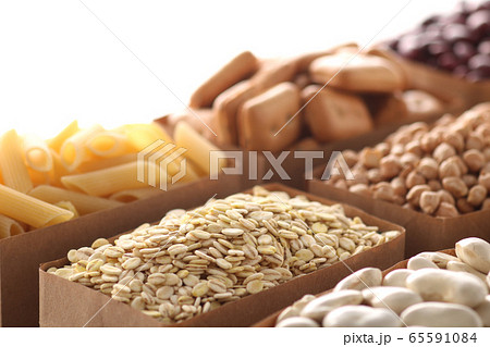 食糧危機と人道的支援 65591084