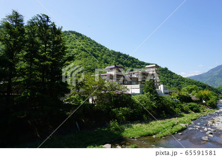 下部温泉 山梨県見延町 川沿いから見るホテル 下部温泉 山梨県見延町 川沿いから見るホテル 65591581