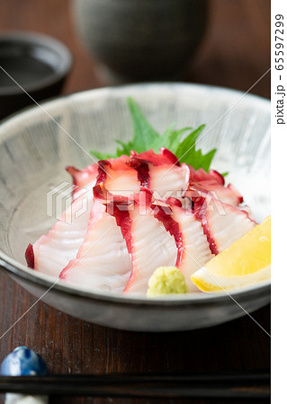 タコの刺身 65597299