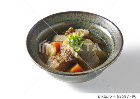 牛すじ煮込み 65597796