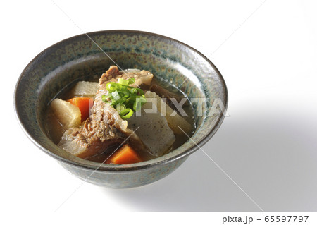 牛すじ煮込み 65597797