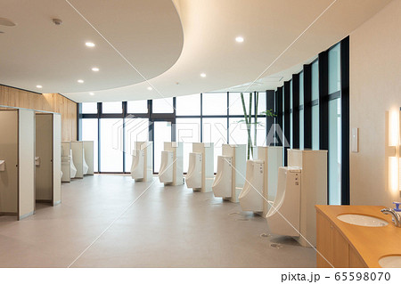 斬新な男子トイレ 福島県伊達市霊山町の観光拠点となる道の駅伊達の郷りょうぜんの写真素材