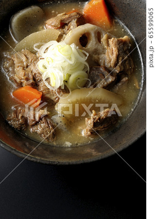 牛すじ煮込み 65599065