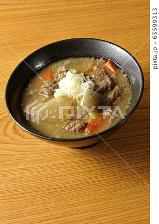 牛すじ煮込み 65599313