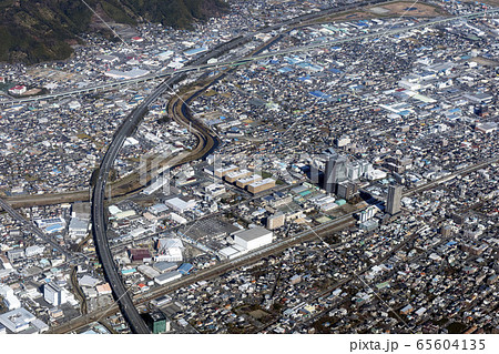 静岡市の草薙駅付近を空撮 65604135