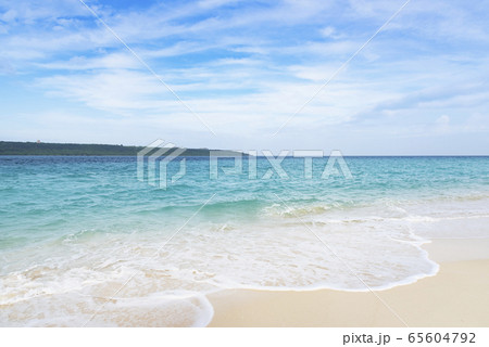 沖縄 美しい宮古ブルーの海と白砂の浜 宮古島与那覇前浜ビーチ 沖縄 美しい宮古ブルーの海と白砂の浜 宮古島与那覇前浜ビーチ 65604792