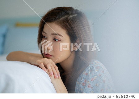 Woman, stressful, down mood Woman, stressful, down mood 65610740