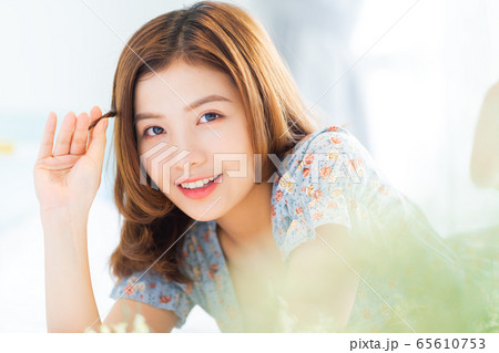 Beautiful woman, bedroom, morning 65610753