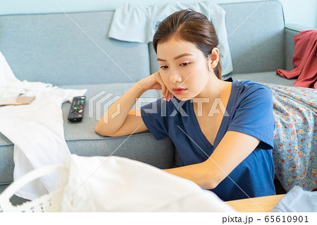 Housewife, housework Housewife, housework 65610901