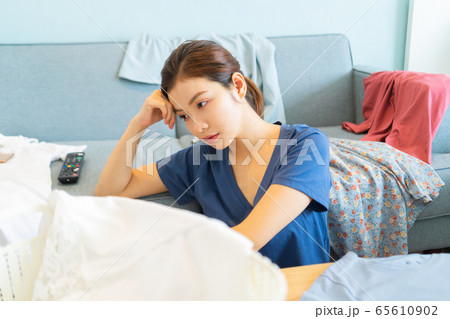 Housewife, housework Housewife, housework 65610902