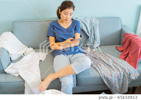 Housewife, housework Housewife, housework 65610913