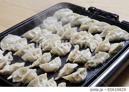 餃子　ホットプレート 65619829
