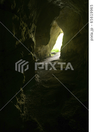 神代の鬼の穴（岡山県真庭市神代） 65619965