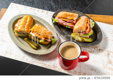パストラミサンドウィッチ　pastrami sandwich with salted beef 65620006