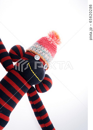 白バックのソックモンキー 65620286