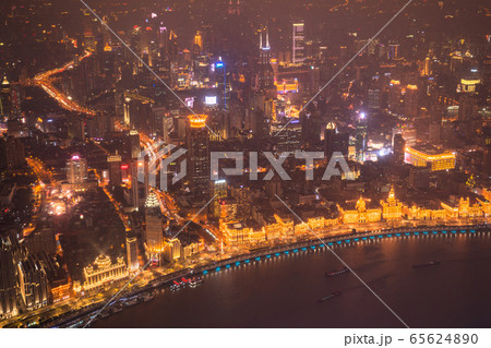 《上海》上海中心街の夜景・中国経済の中心 《上海》上海中心街の夜景・中国経済の中心 65624890