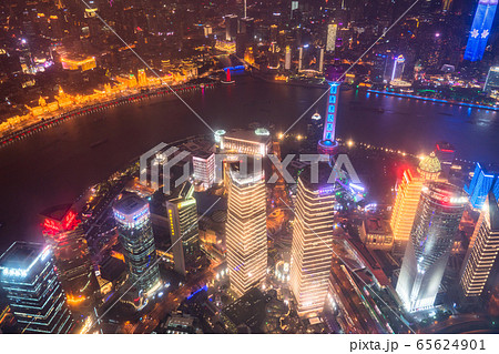 《上海》上海中心街の夜景・中国経済の中心 65624901