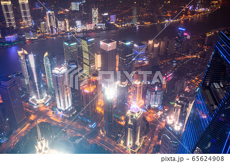 《上海》上海中心街の夜景・中国経済の中心 65624908
