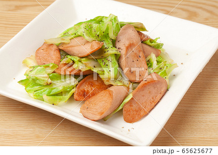 魚肉ソーセージとキャベツの炒め物 魚肉ソーセージとキャベツの炒め物 65625677