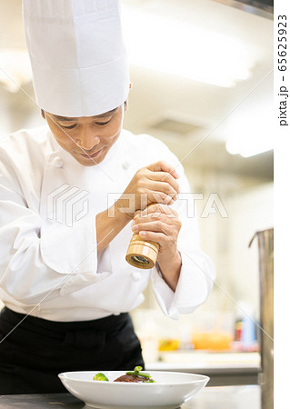 シェフ コック レストラン 料理人 調理 料理 シェフ コック レストラン 料理人 調理 料理 65625923