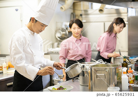 シェフ コック レストラン 料理人 調理 料理 シェフ コック レストラン 料理人 調理 料理 65625931