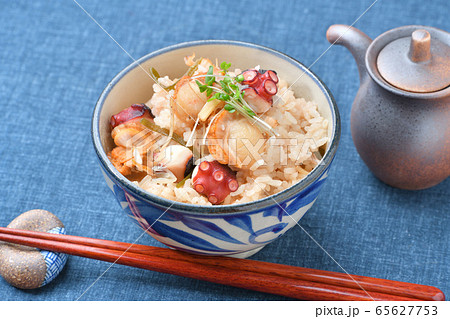 ベビーホタテと蛸(タコ)と刻み日高昆布の、海鮮炊き込みご飯。 ベビーホタテと蛸(タコ)と刻み日高昆布の、海鮮炊き込みご飯。 65627753