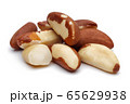 Brazil nuts isolated on white 65629938