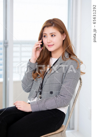 パソコン オフィス リモートワーク 女性 コアワーキング ノートパソコン 在宅ワーク 在宅 パソコン オフィス リモートワーク 女性 コアワーキング ノートパソコン 在宅ワーク 在宅 65631292