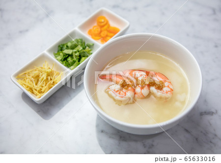 Seafood prawn and sea bass boiled rice Seafood prawn and sea bass boiled rice 65633016