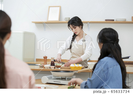 女性 女 女の子 65633734