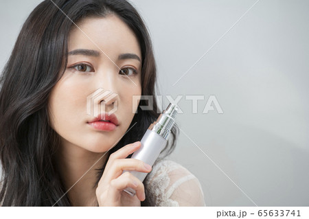 ビューティー 女性 女 65633741