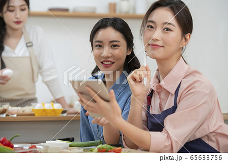 女性 女 女の子 65633756