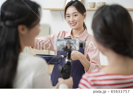 女性 女 女の子 65633757