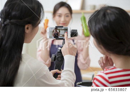 女性 女 女の子 65633807