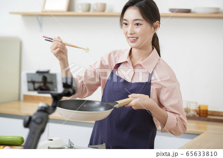 女性 女 女の子 65633810
