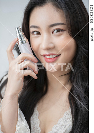 ビューティー 女性 女 65633821