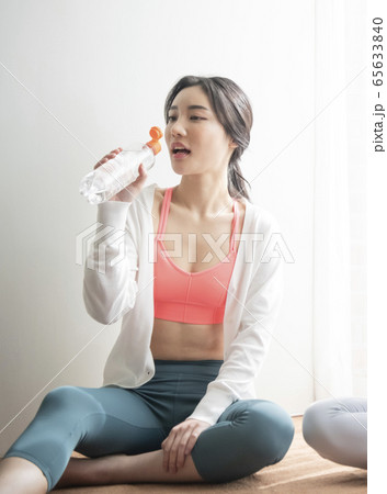 女性 女 女の子 65633840