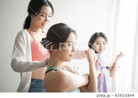 女性 女 女の子 65633844