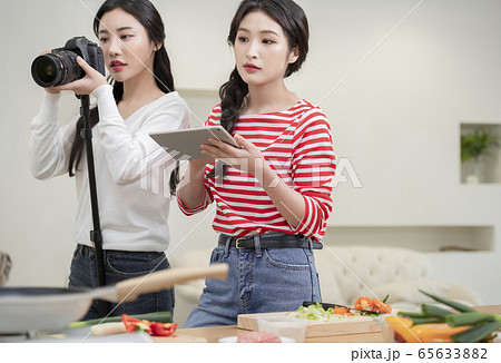 女性 女 女の子 65633882