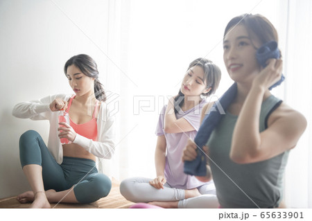 女性 女 女の子 65633901