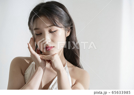 ビューティー 女性 女 65633985