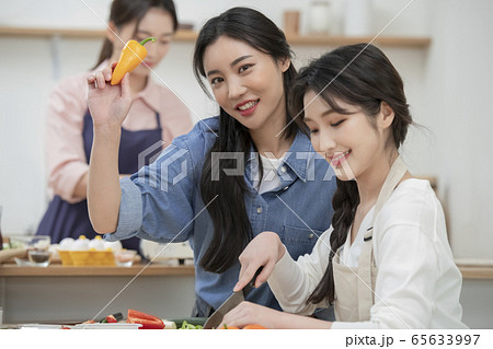 女性 女 女の子 65633997